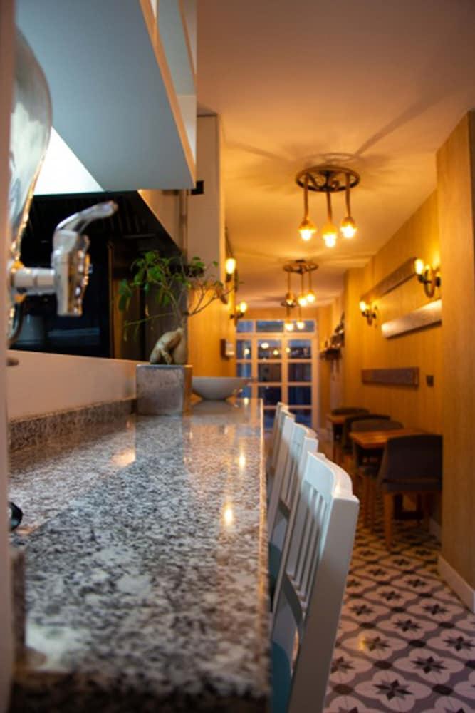 Mezzo Hotel Istanbul Exteriör bild