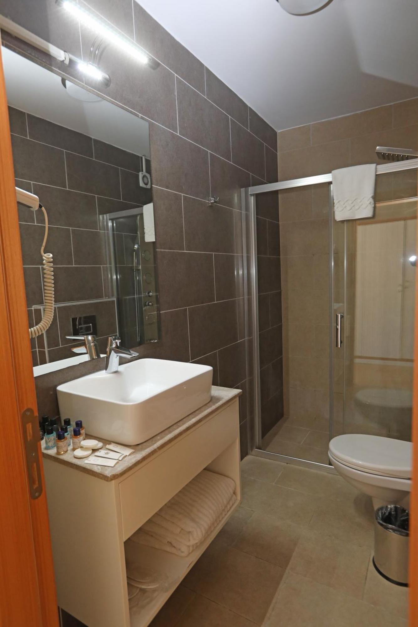 Mezzo Hotel Istanbul Exteriör bild
